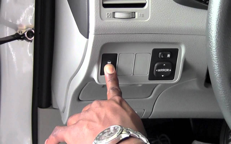 Brake Assist & Traction Control (TRC)